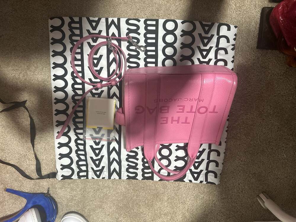 Marc Jacobs The Leather Small Tote Bag in Pink with Crossbody Strap